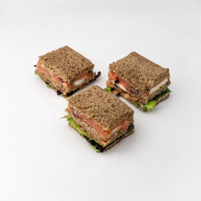 Mini Sandwich Salmón y Huevo Duro